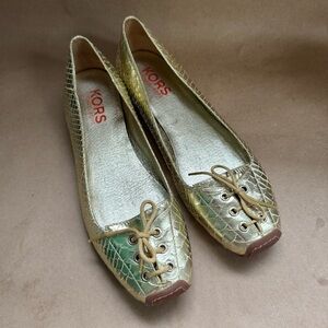 Kors Michael Kors Gold Leather Faux Snakeskin Laced Ballet Flats. Size 8.5